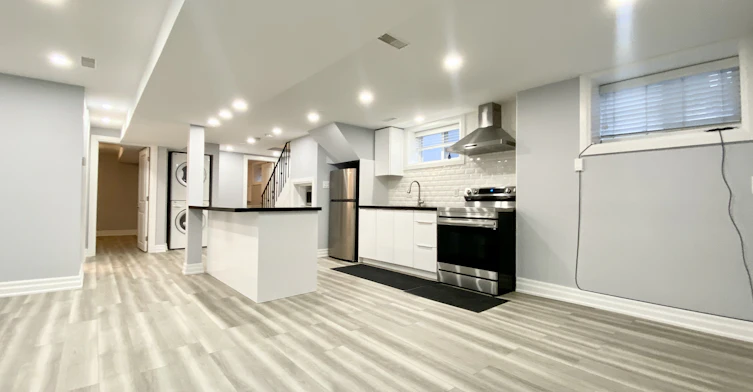 BSMT-1001 Cosburn Avenue, Toronto, ON, M4C 2W8 - 6