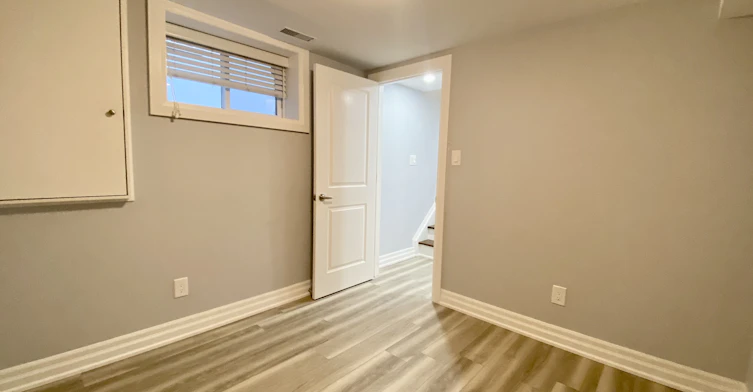 BSMT-1001 Cosburn Avenue, Toronto, ON, M4C 2W8 - 23