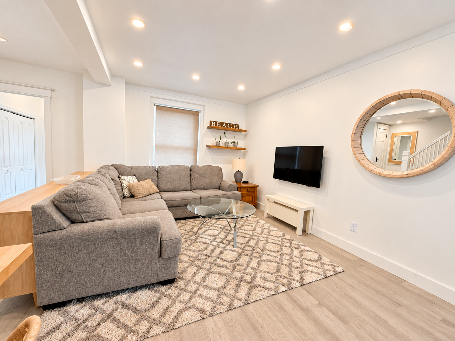 826 Beach Boulevard, Hamilton, ON, L8H 6Z4 3