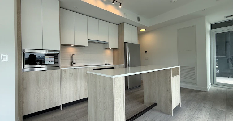 1007 The Queensway, Toronto, ON, M8Z 0H4 - 2