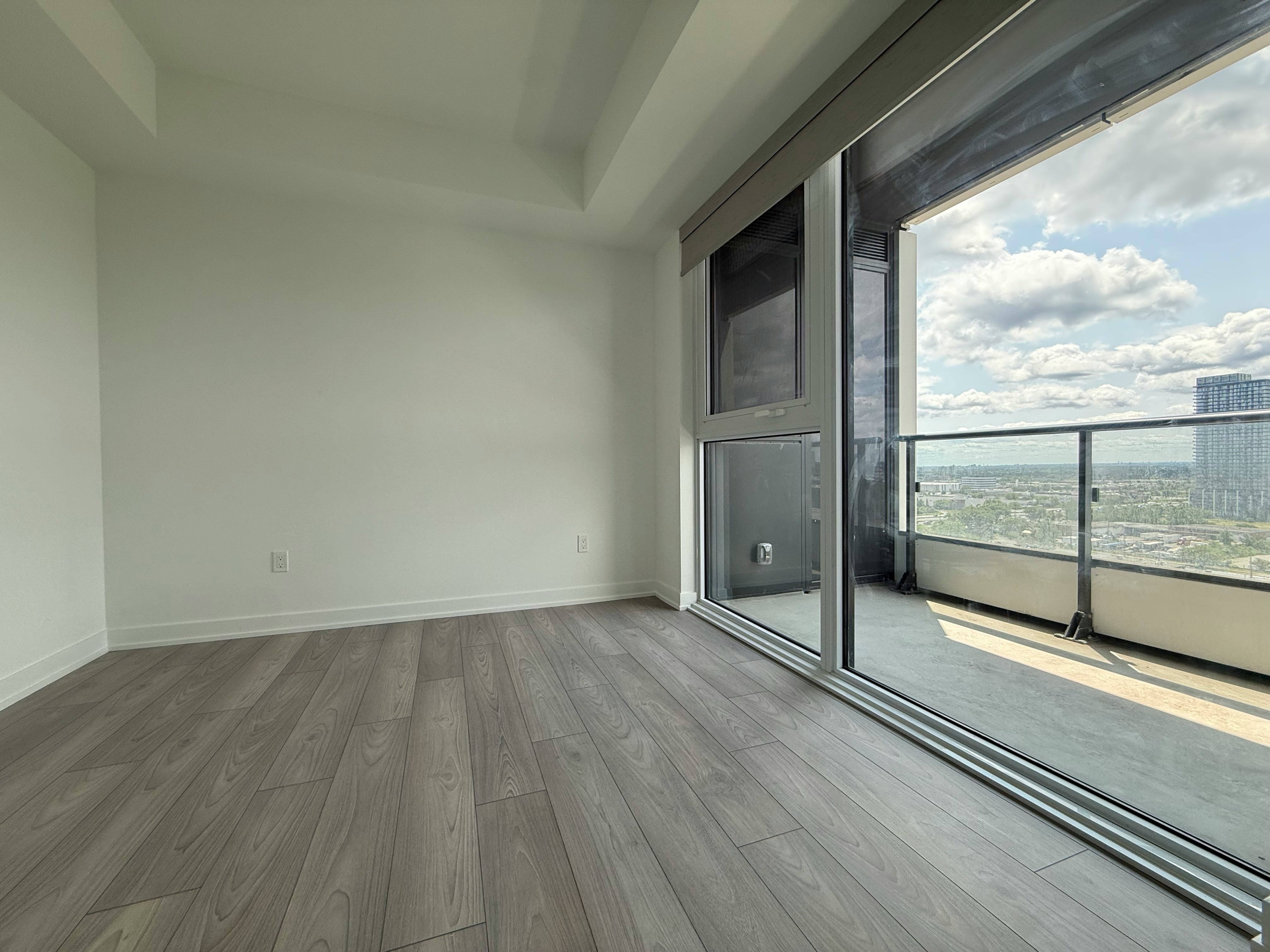 1007 The Queensway, Toronto, ON, M8Z 0H4 - 10