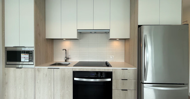 1007 The Queensway, Toronto, ON, M8Z 0H4
