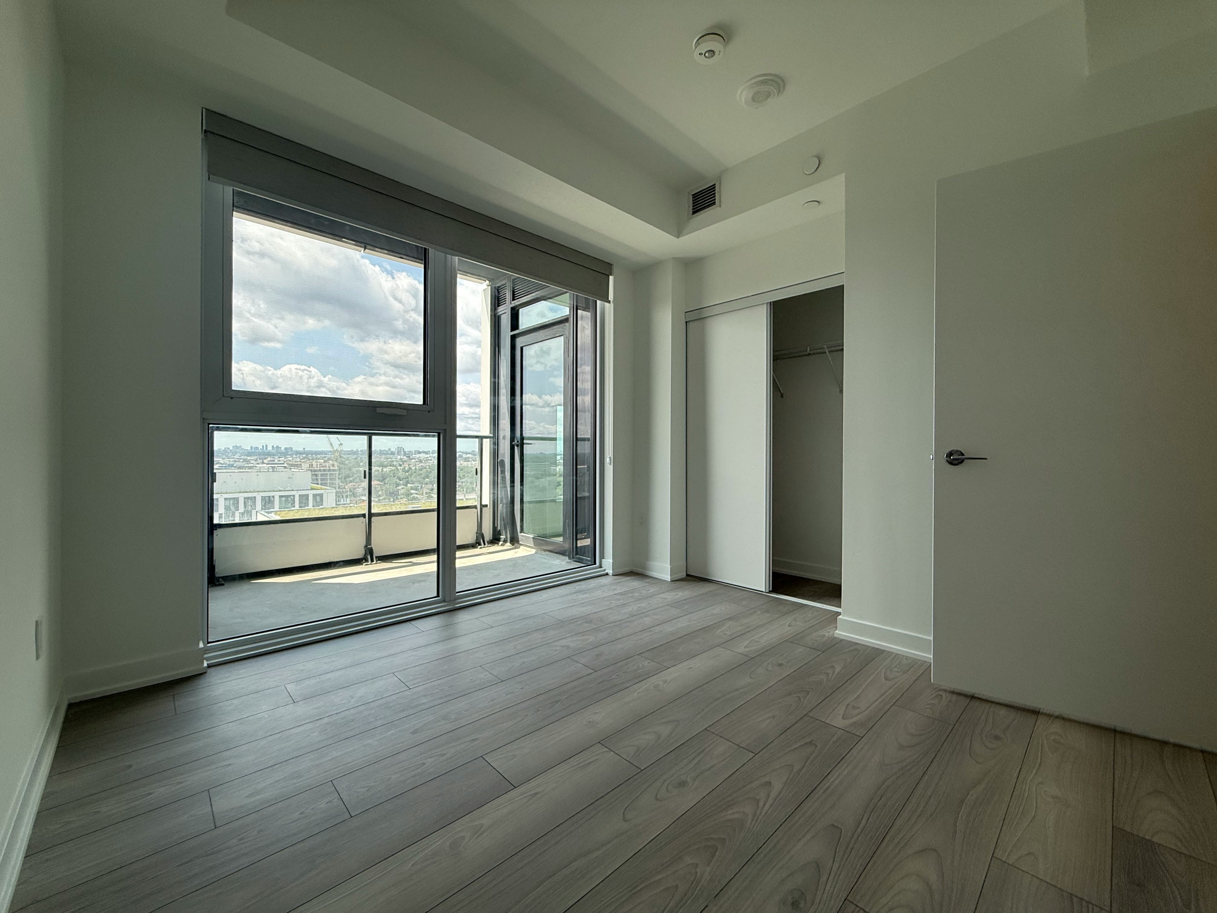 1007 The Queensway, Toronto, ON, M8Z 0H4 - 9