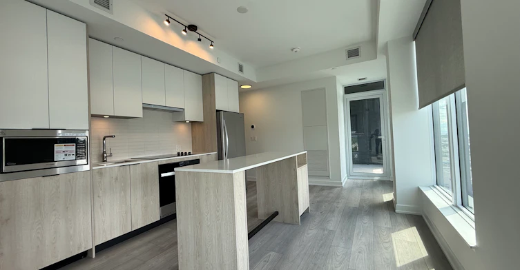 1007 The Queensway, Toronto, ON, M8Z 0H4 - 4