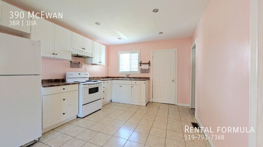 390 Mcewan Avenue, Windsor, ON, N9B 2E6 - 2
