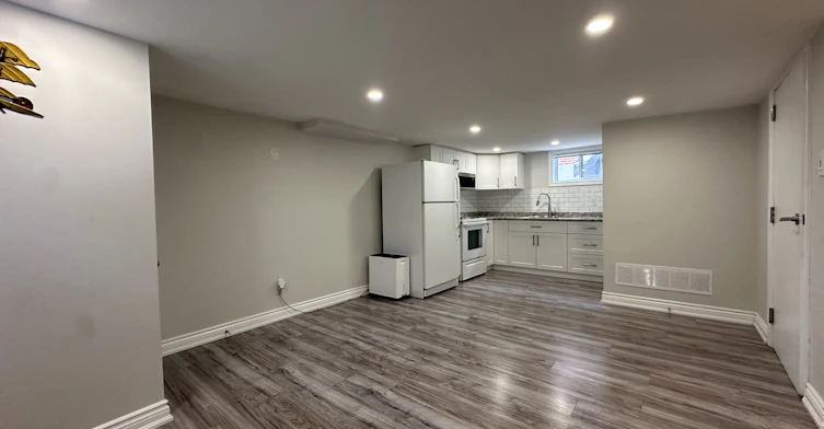 390 Division Street, Oshawa, ON, L1G 5M9 - 2