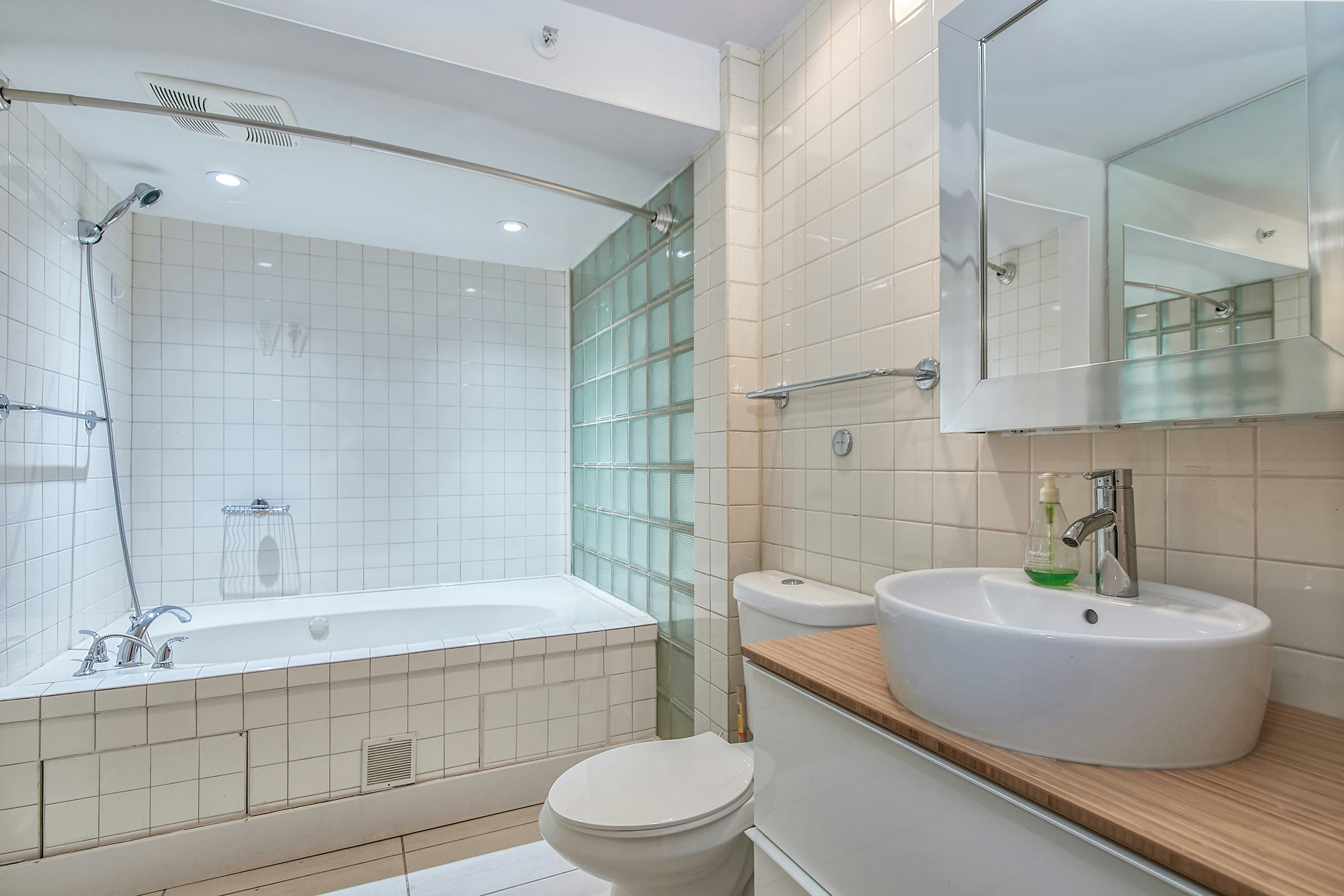 110-1500 Pendrell Street, Vancouver, BC, V6G 3A5 - 12