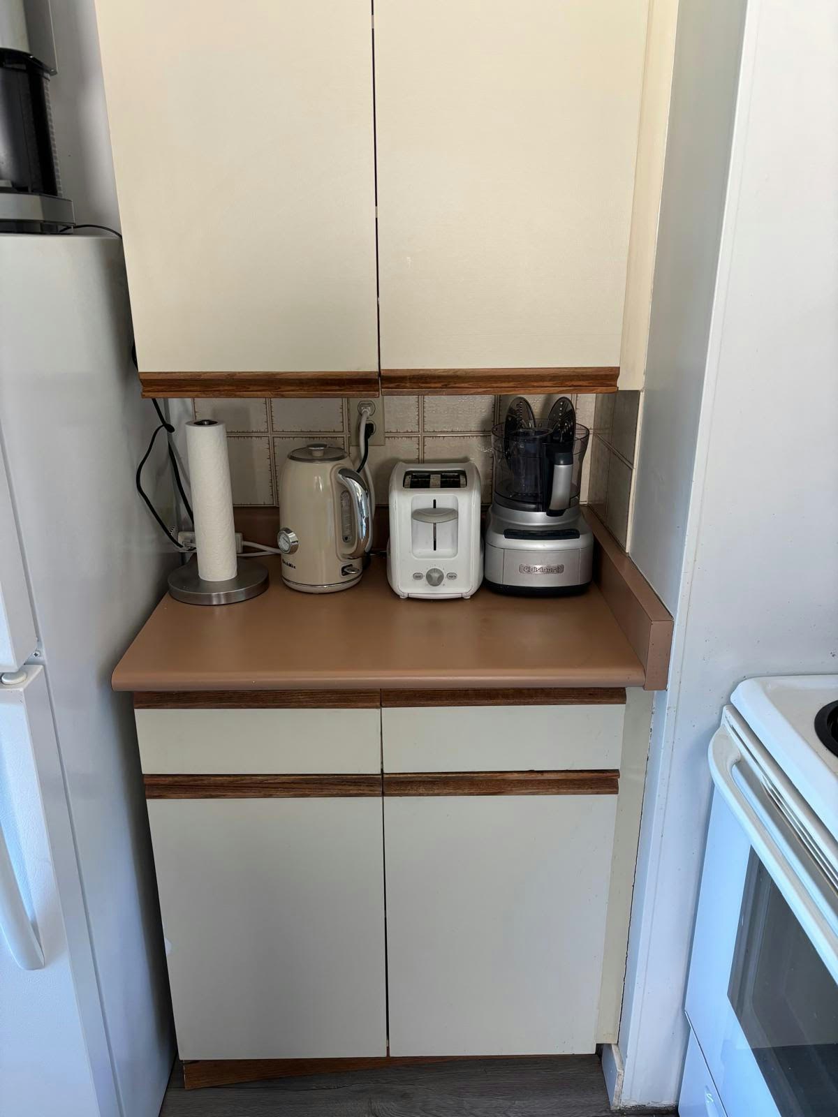 323,  West 13th Avenue, Vancouver, BC, V5Y 1W2 - 3