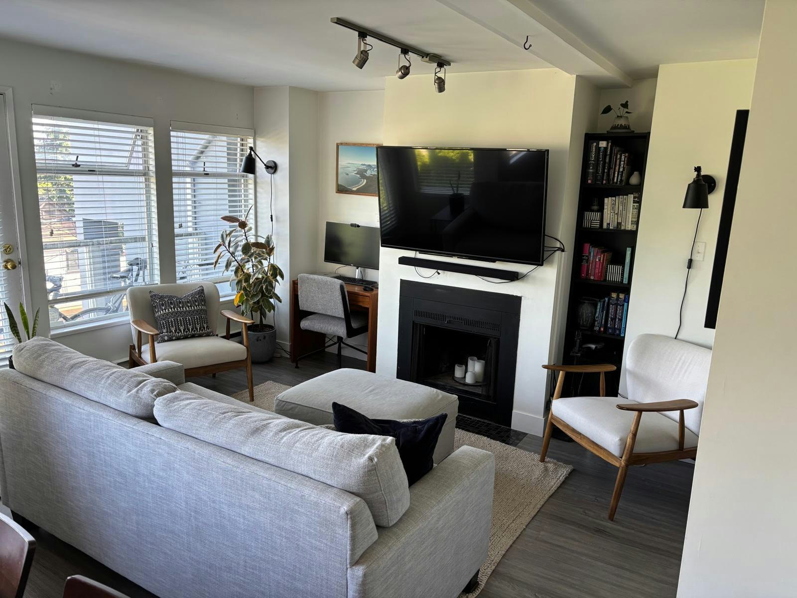 323,  West 13th Avenue, Vancouver, BC, V5Y 1W2