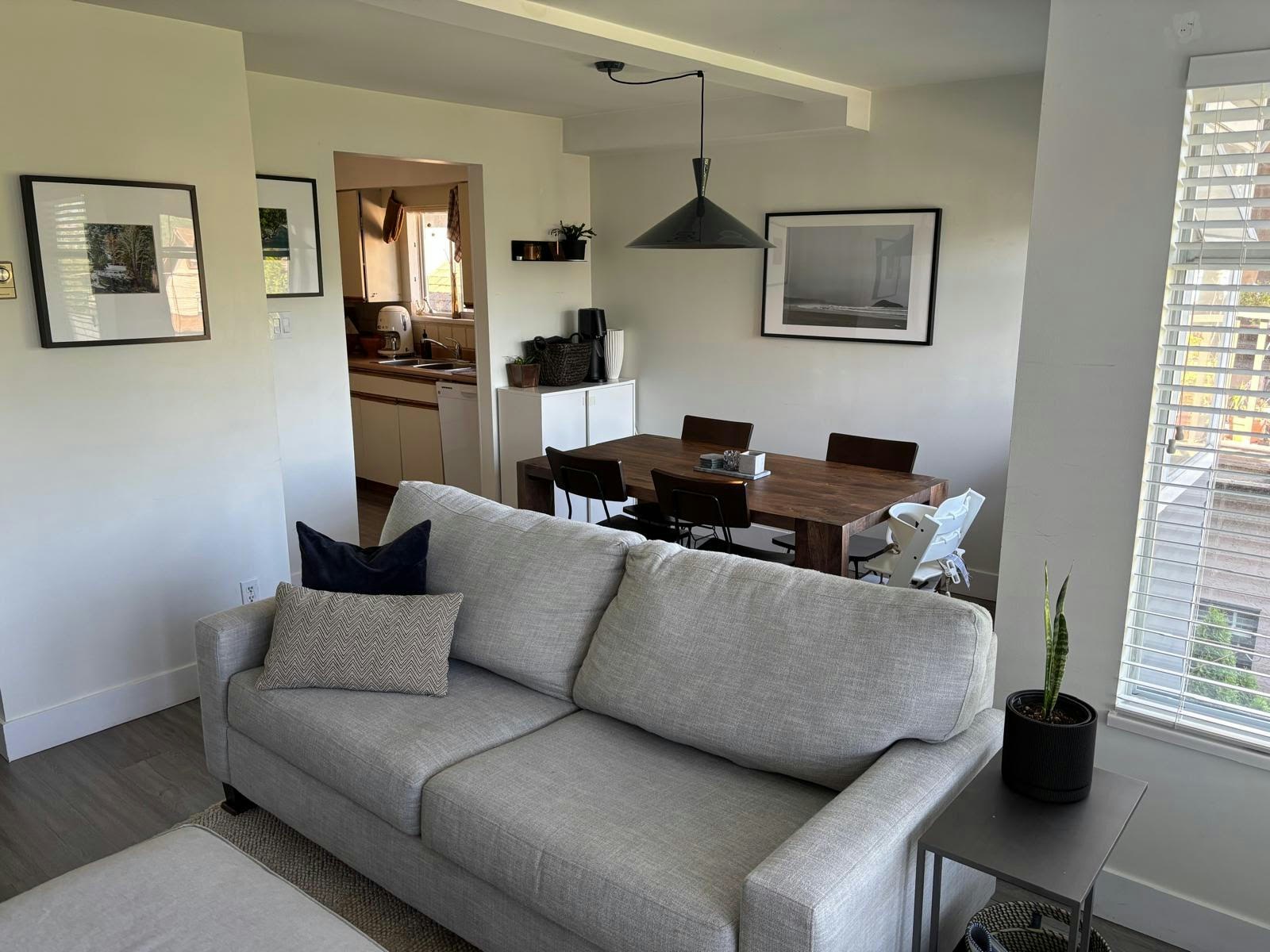 323,  West 13th Avenue, Vancouver, BC, V5Y 1W2 - 4