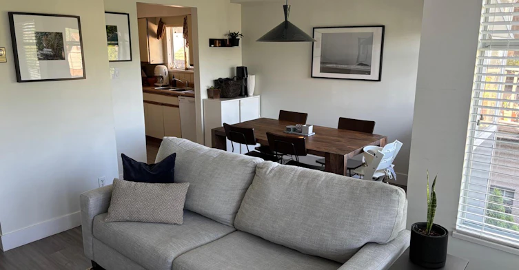 323, West 13th Avenue, Vancouver, BC, V5Y 1W2 - 4