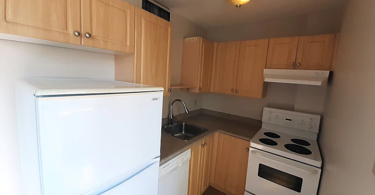 304-330 14 Avenue SW, Calgary, AB, T2R 0M3 - 2