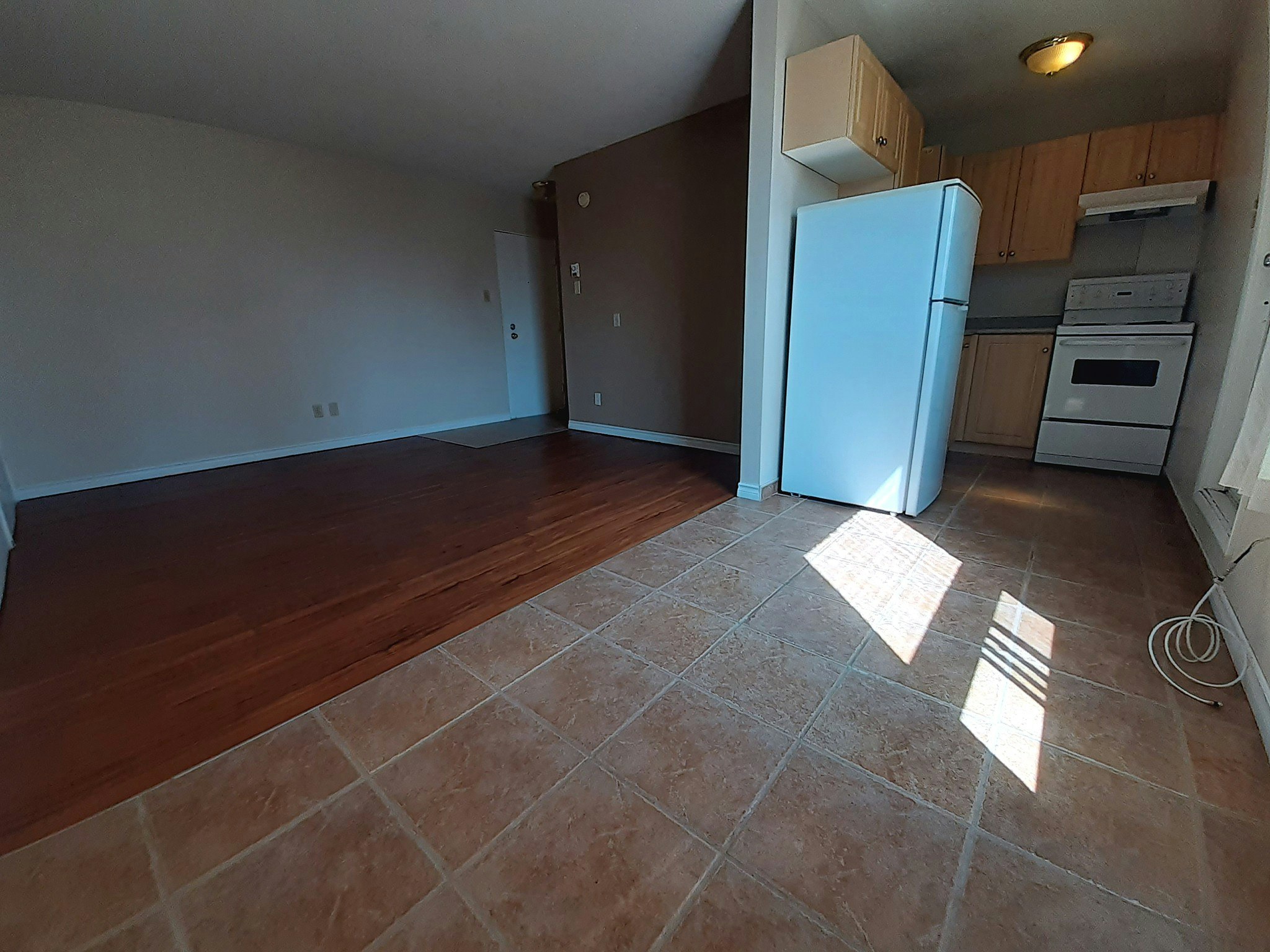 304-330 14 Avenue SW, Calgary, AB, T2R 0M3 - 3