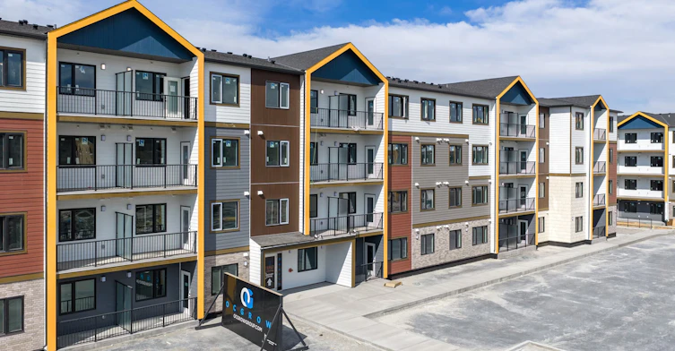 U1101-348 Greystone Boulevard, Cochrane, AB, T4C 1C6