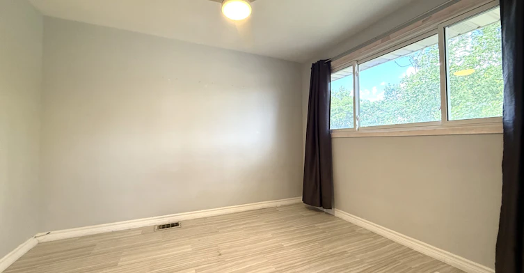 252 Scott Street, St. Catharines, ON, L2N 1H8 - 4
