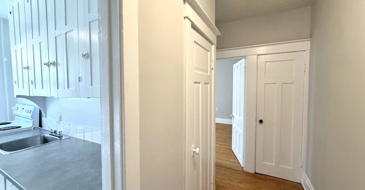 96 East Avenue South, Hamilton, ON, L8N 2T4 - 8