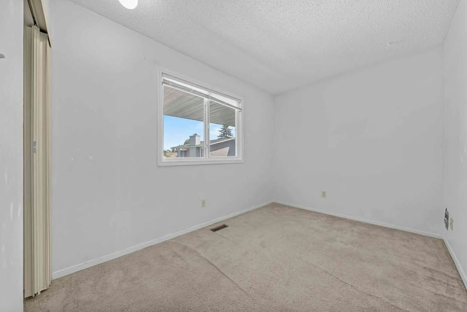 32-1415 62 Street Northwest, Edmonton, AB, T6L 4K1 - 5