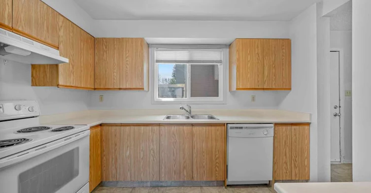 32-1415 62 Street Northwest, Edmonton, AB, T6L 4K1 - 15