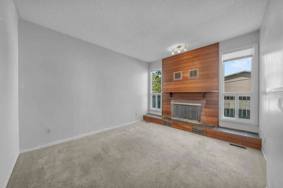 32-1415 62 Street Northwest, Edmonton, AB, T6L 4K1 - 2