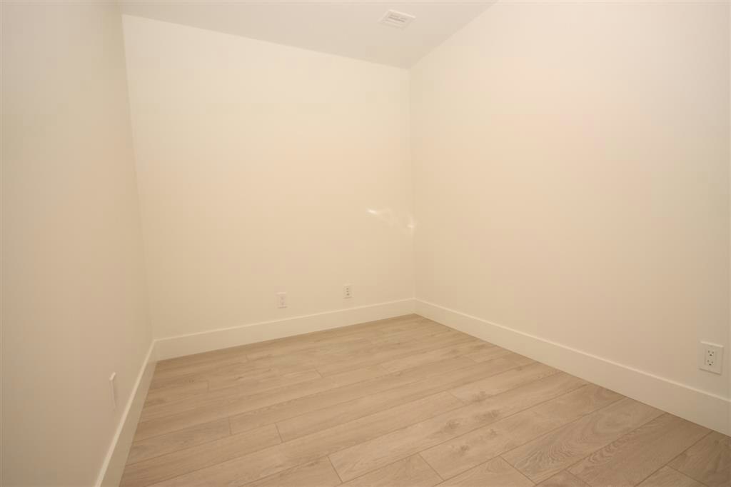 605-1550 Fern Street, North Vancouver, BC, V7J 0A9 - 3
