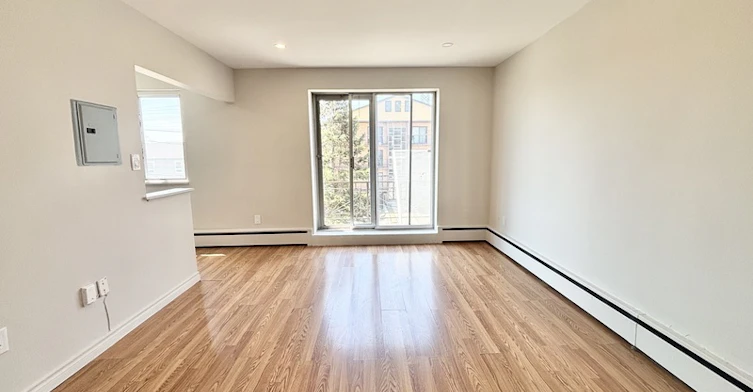 10 Park Avenue West, Hamilton, ON, L8S 3M3 - 2