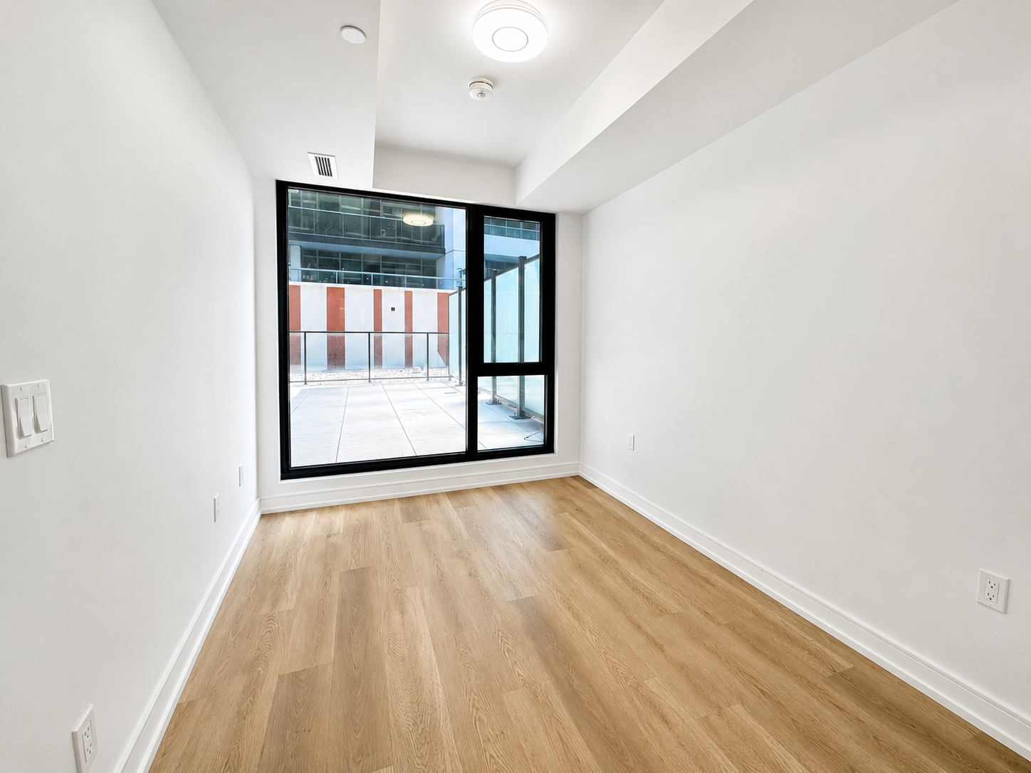323-1 Jarvis Street, Hamilton, ON, L8R 0A8 - 2