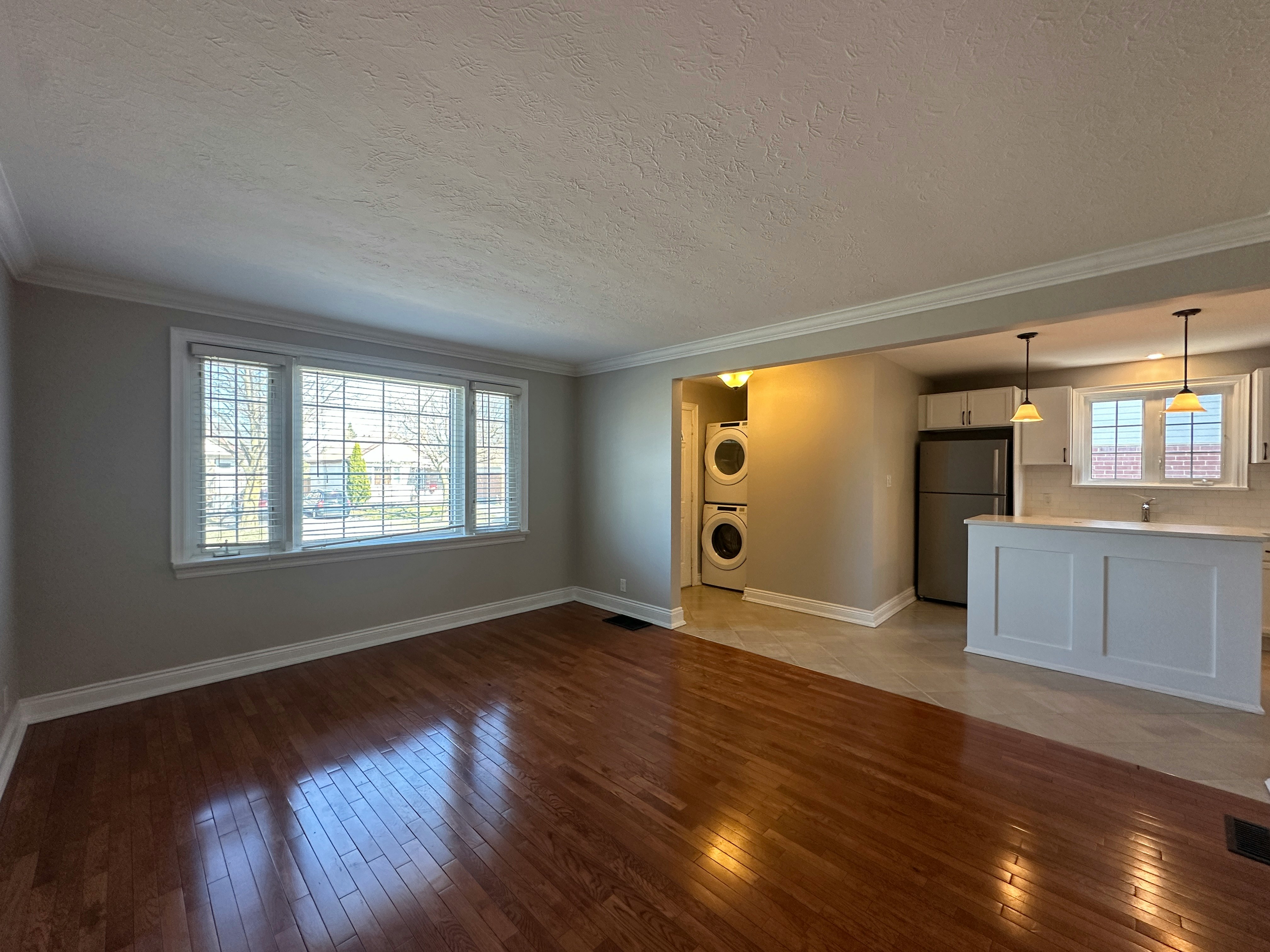 190 Highland Avenue, Oshawa, ON, L1H 6A8 - 4