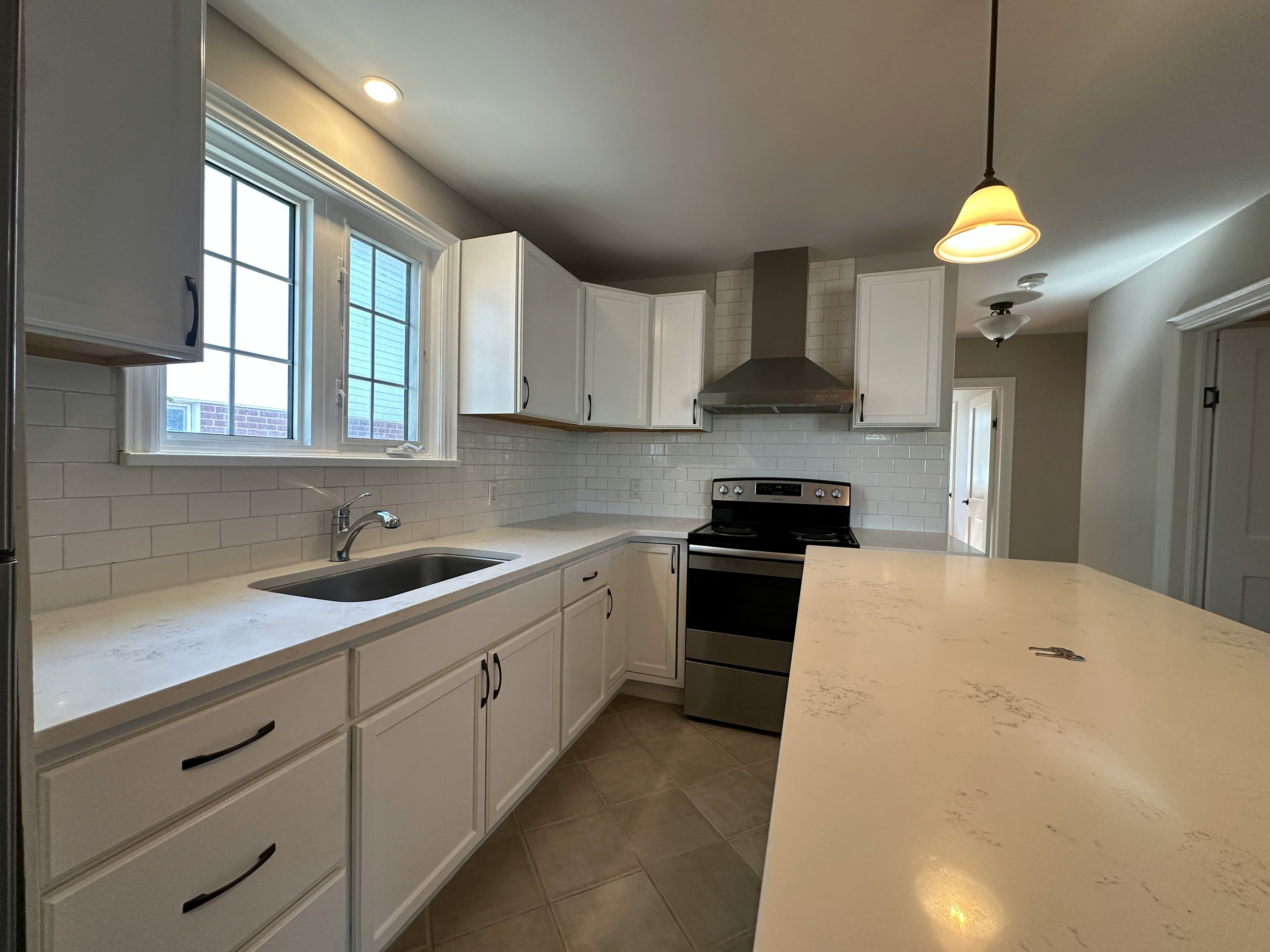 190 Highland Avenue, Oshawa, ON, L1H 6A8 - 2