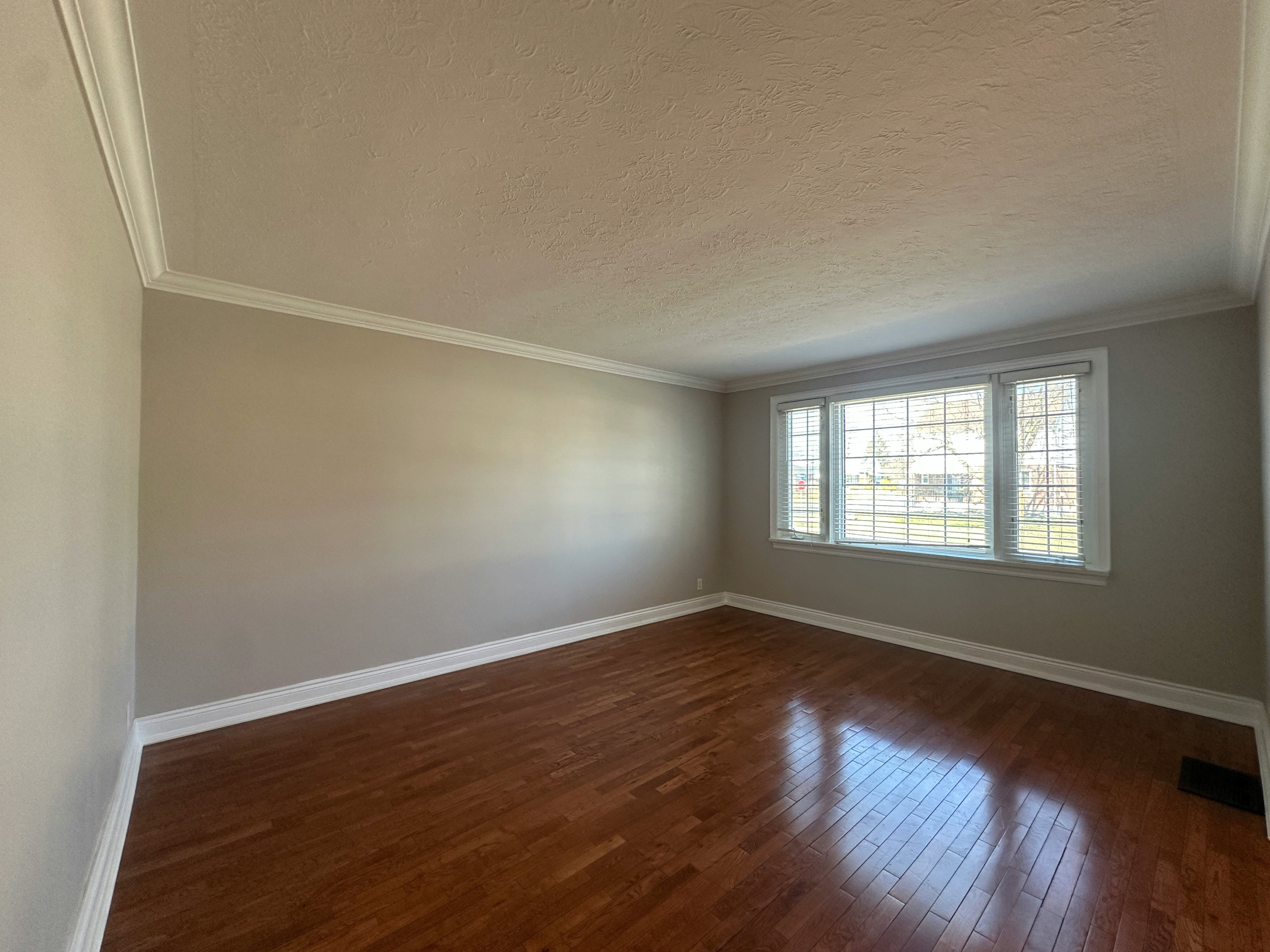 190 Highland Avenue, Oshawa, ON, L1H 6A8 - 3