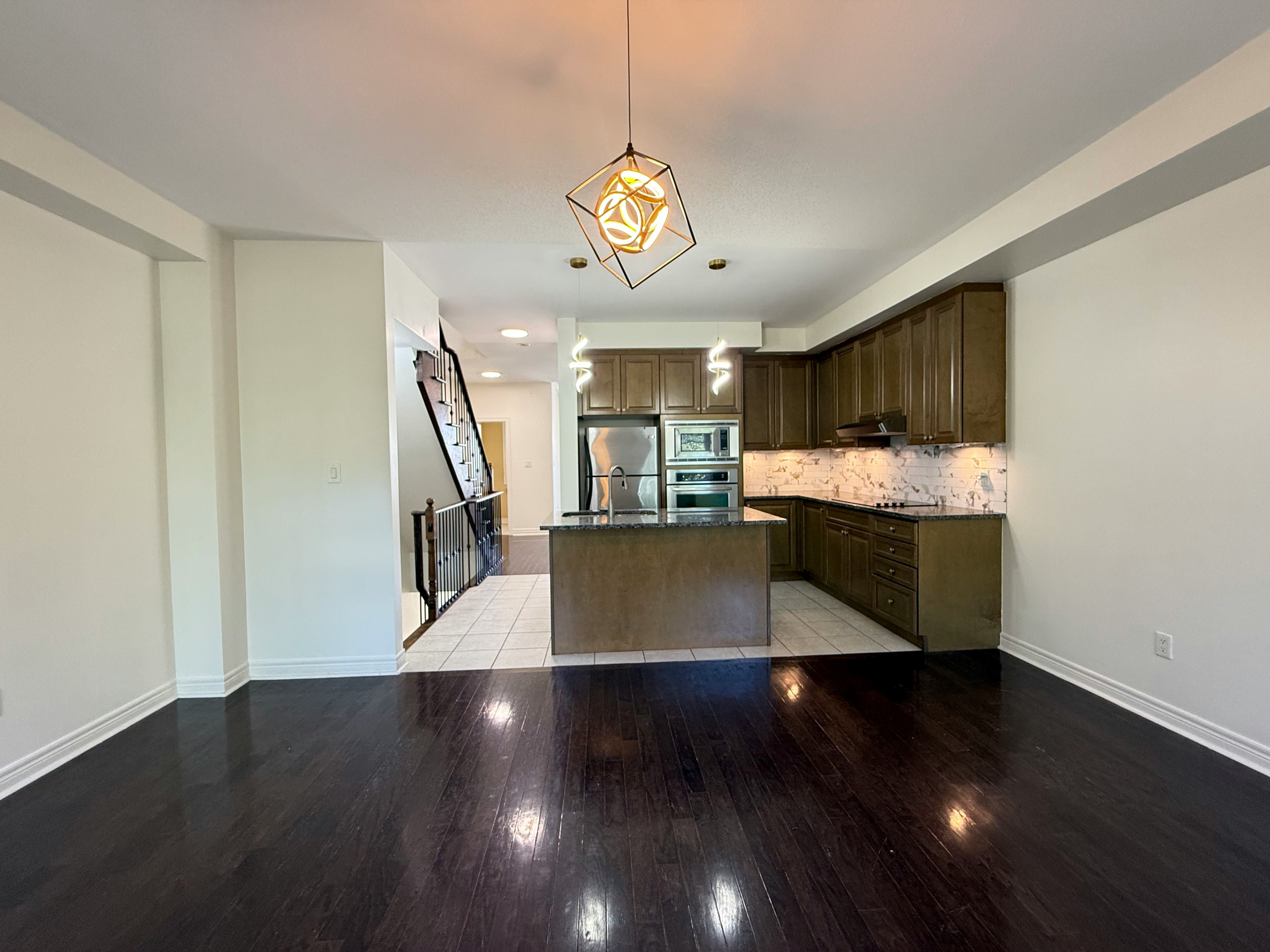 5710 Long Valley Road, Mississauga, ON, L5M 0M1 - 3