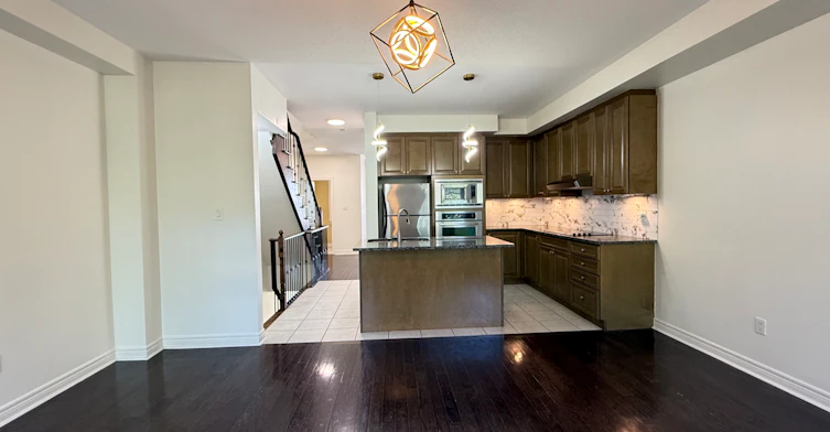 5710 Long Valley Road, Mississauga, ON, L5M 0M1 - 3