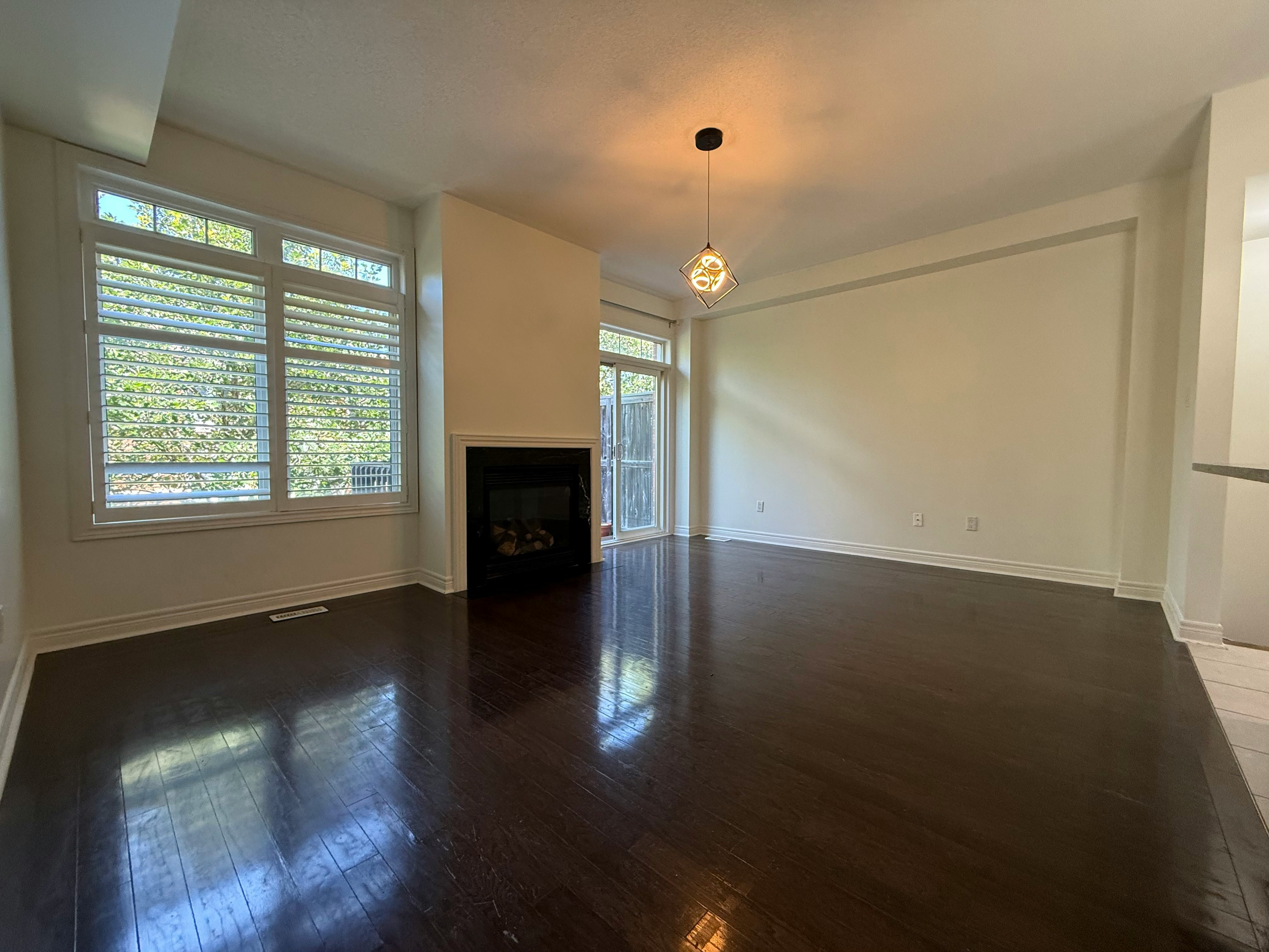 5710 Long Valley Road, Mississauga, ON, L5M 0M1 - 5