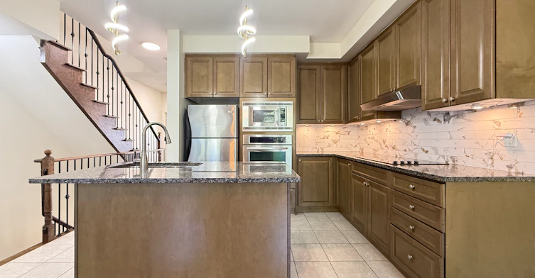 5710 Long Valley Road, Mississauga, ON, L5M 0M1