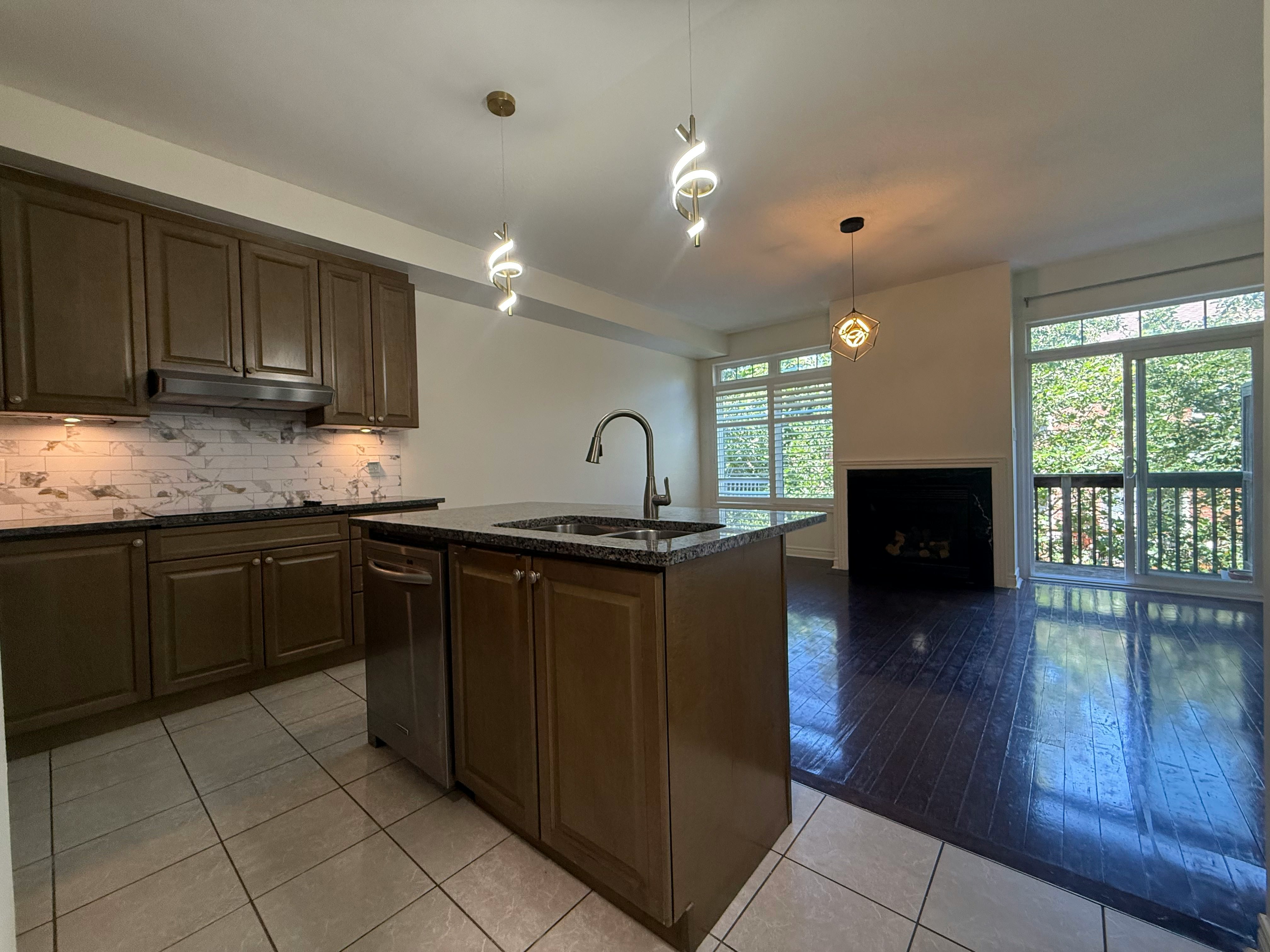 5710 Long Valley Road, Mississauga, ON, L5M 0M1 - 2