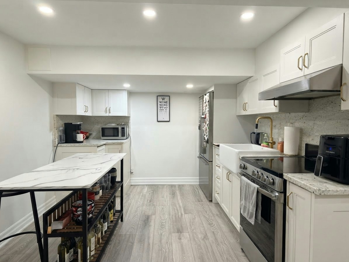 4-121 Sorauren Avenue, Toronto, ON, M6R 2E3 - 3