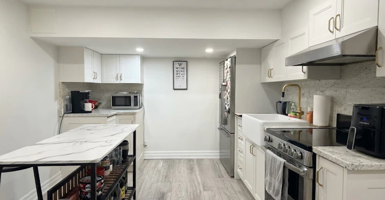4-121 Sorauren Avenue, Toronto, ON, M6R 2E3 - 3