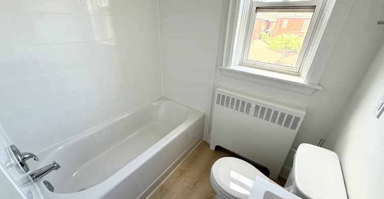 1024 King Street East, Hamilton, ON, L8M 1C8 - 9
