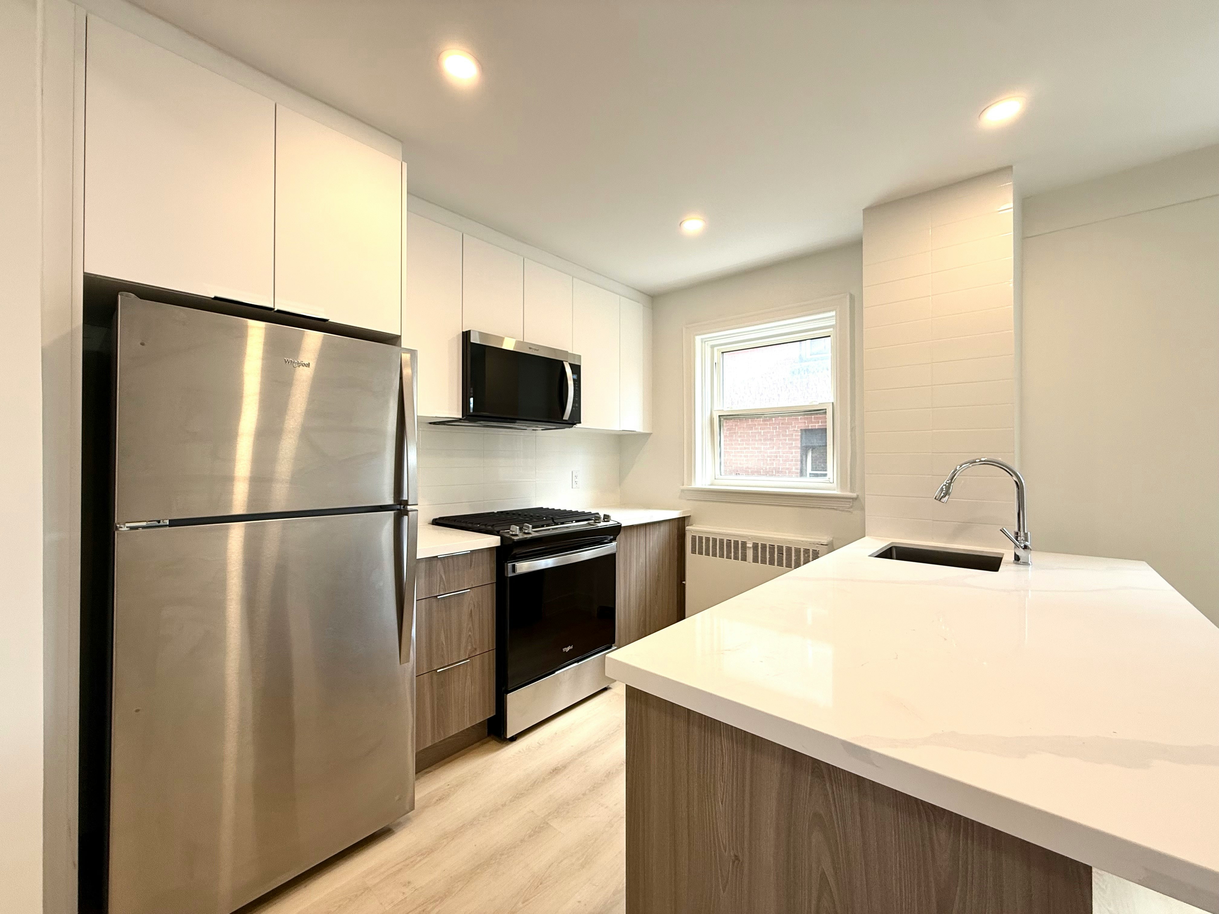 1024 King Street East, Hamilton, ON, L8M 1C8 - 2