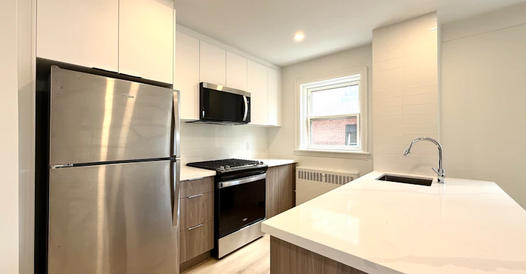 1024 King Street East, Hamilton, ON, L8M 1C8 - 2