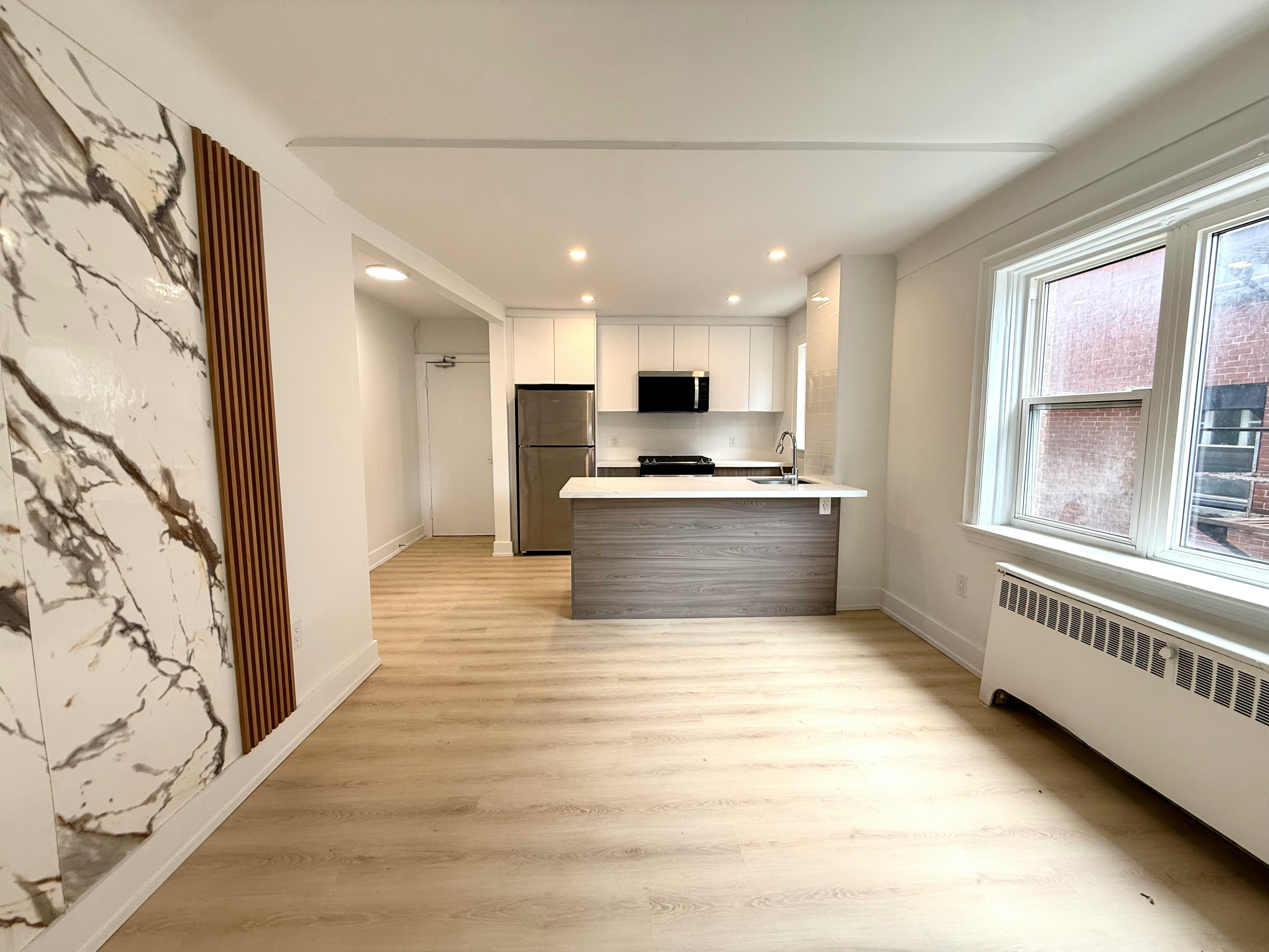 1024 King Street East, Hamilton, ON, L8M 1C8 - 4