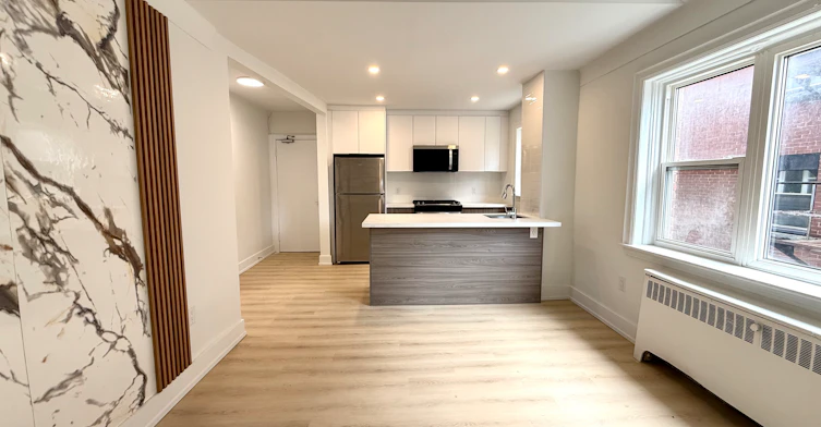 1024 King Street East, Hamilton, ON, L8M 1C8 - 4