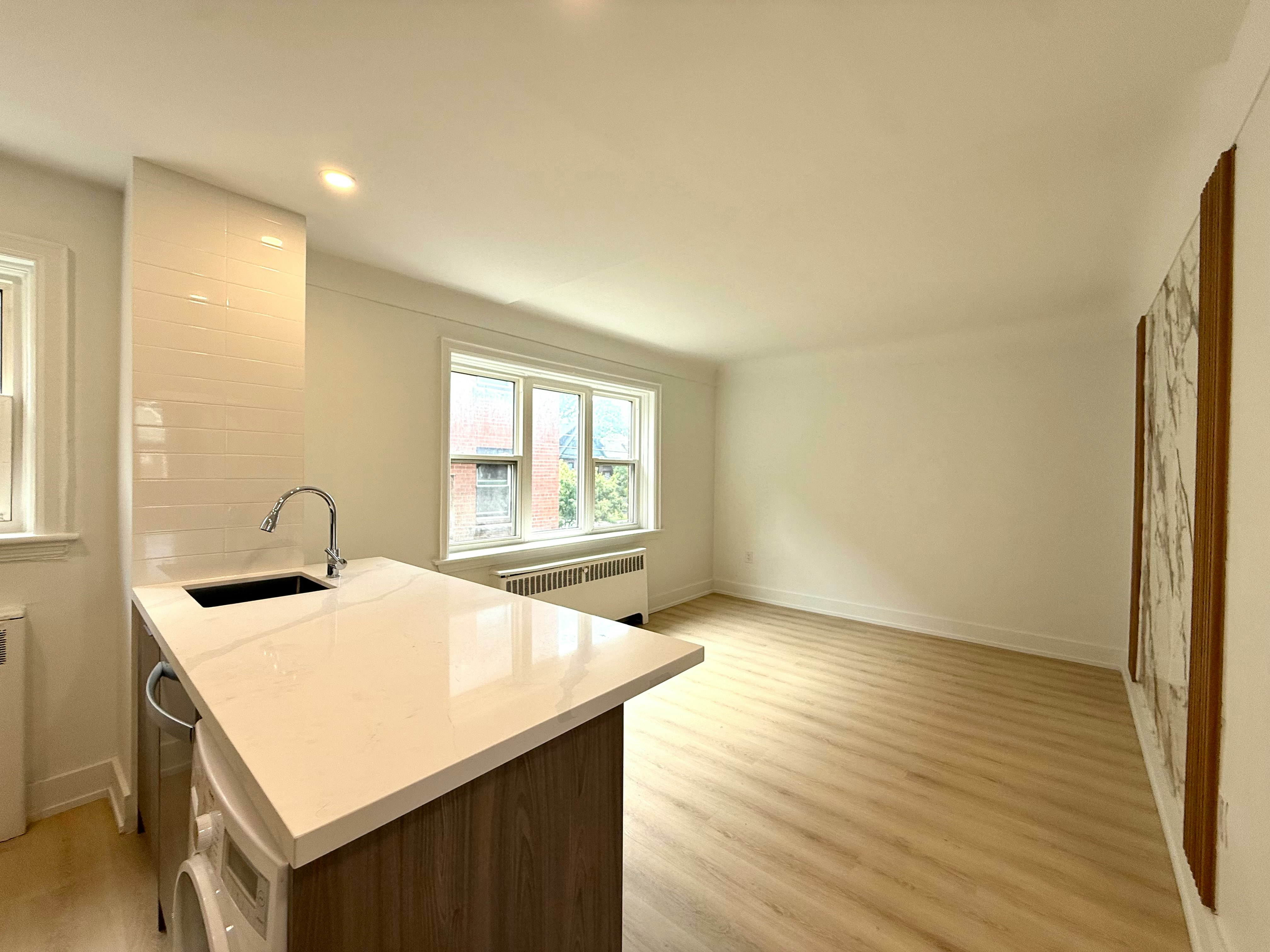 1024 King Street East, Hamilton, ON, L8M 1C8 - 3