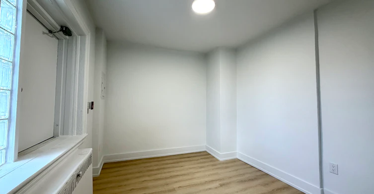 1024 King Street East, Hamilton, ON, L8M 1C8 - 11
