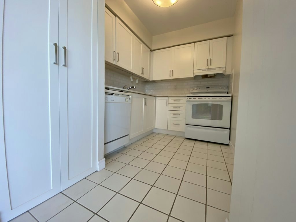 1910-1055 Bay Street, Toronto, ON, M5S 3A3 - 10