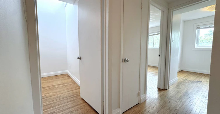 Unit B-1175 Queen Street E, Toronto, ON, M4M 1L5 - 14