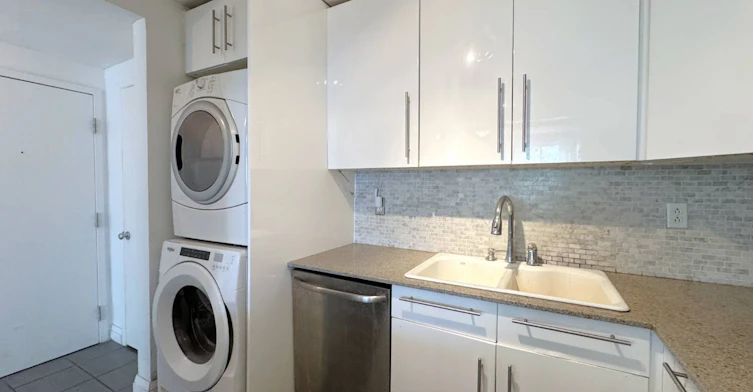 Unit B-1175 Queen Street E, Toronto, ON, M4M 1L5 - 3