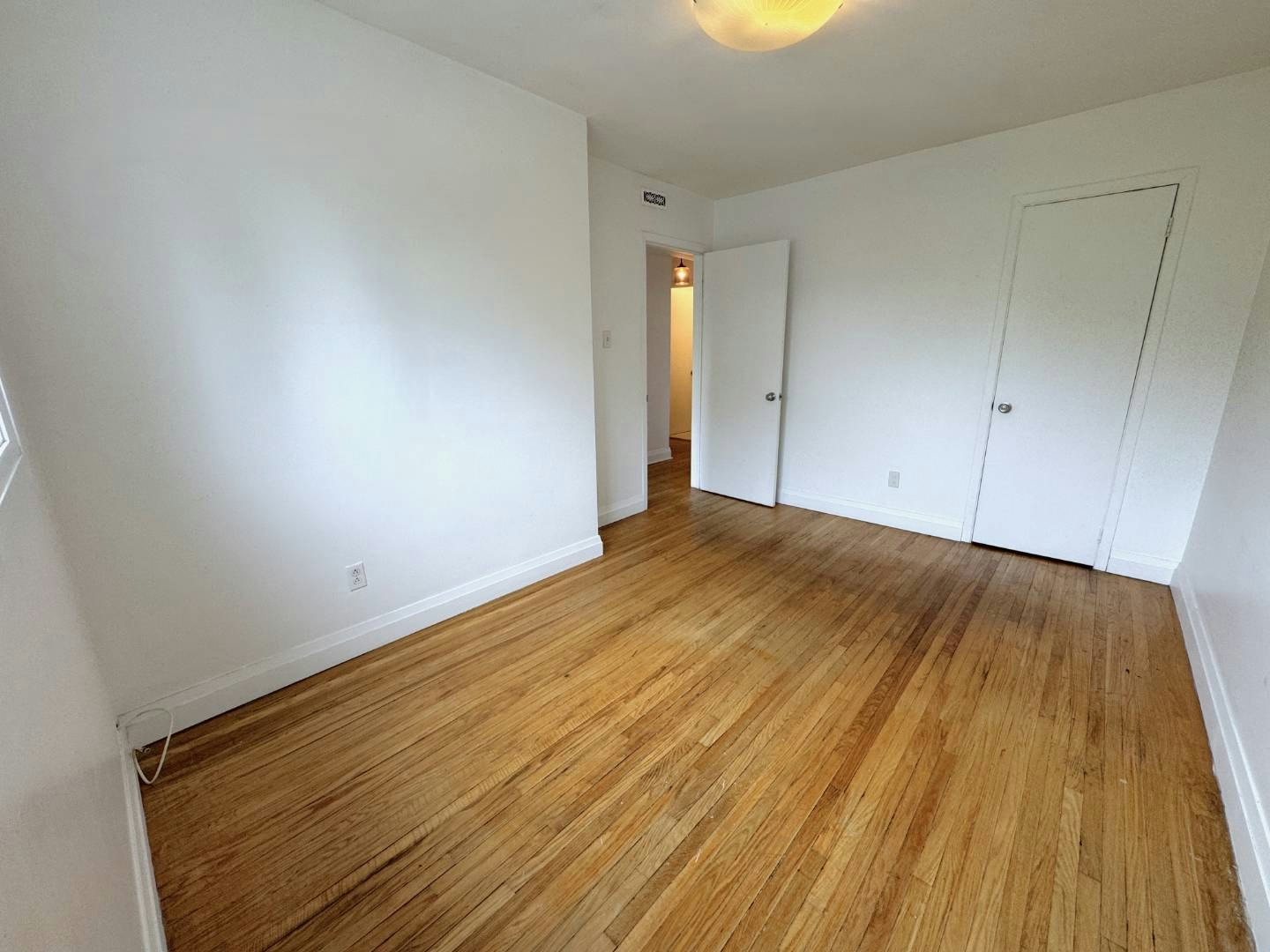 Unit B-1175 Queen Street E, Toronto, ON, M4M 1L5 - 18