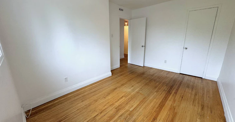 Unit B-1175 Queen Street E, Toronto, ON, M4M 1L5 - 18