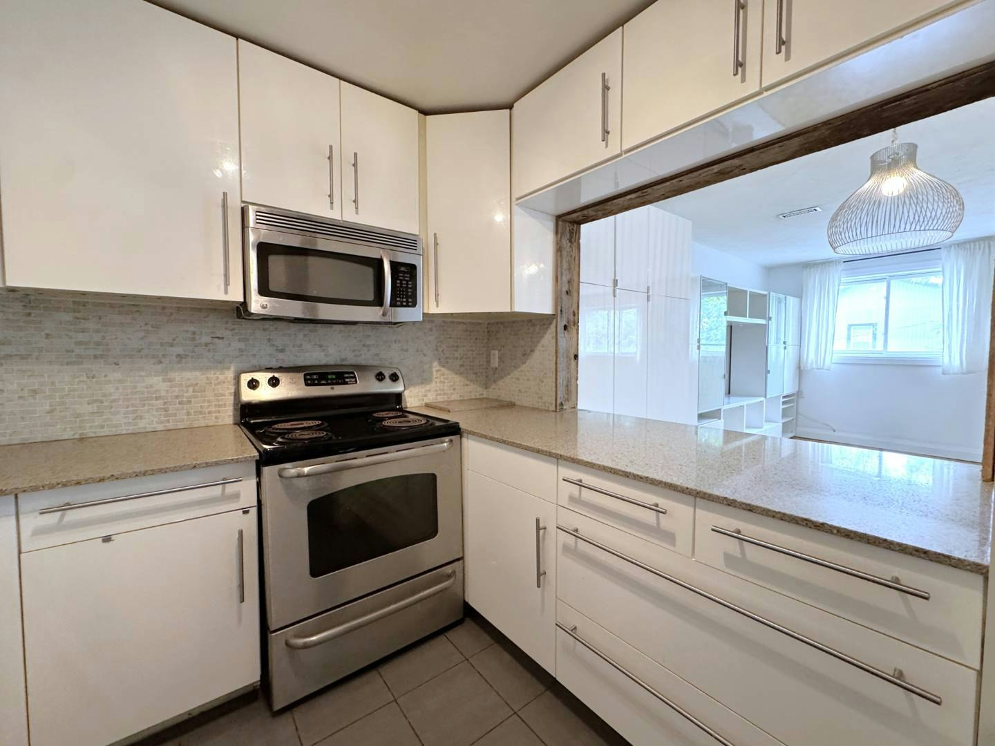 Unit B-1175 Queen Street E, Toronto, ON, M4M 1L5 - 5