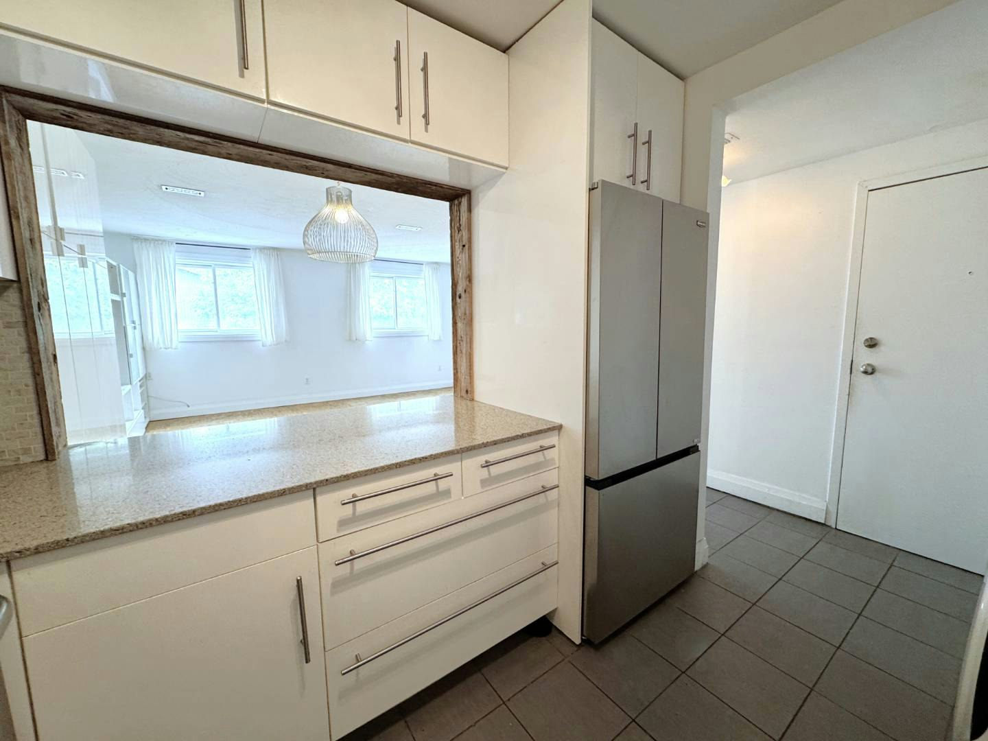 Unit B-1175 Queen Street E, Toronto, ON, M4M 1L5 - 4